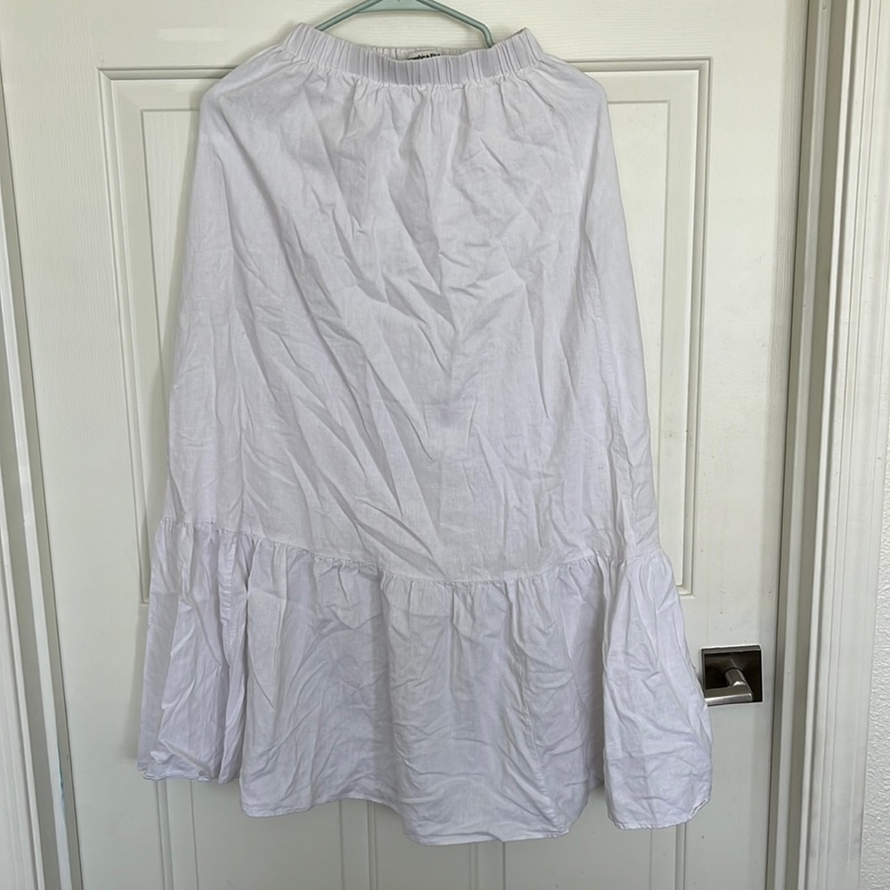 A & F white maxi skirt